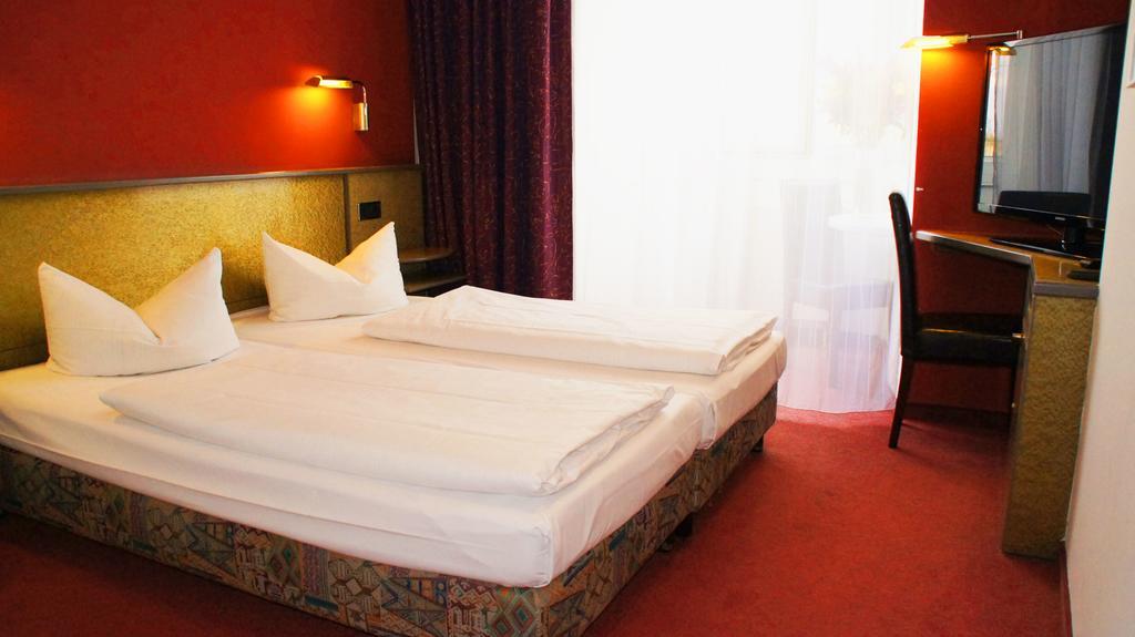 Hotel Am Buschkrugpark Berlin Extérieur photo